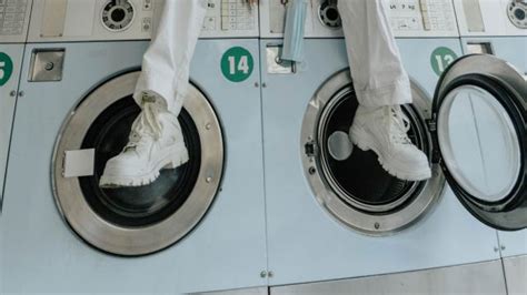 Sneakers in de wasmachines: do's en don'ts .